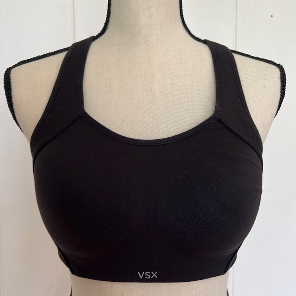 Victoria Secret VSX molded cup sports bra Size 34D